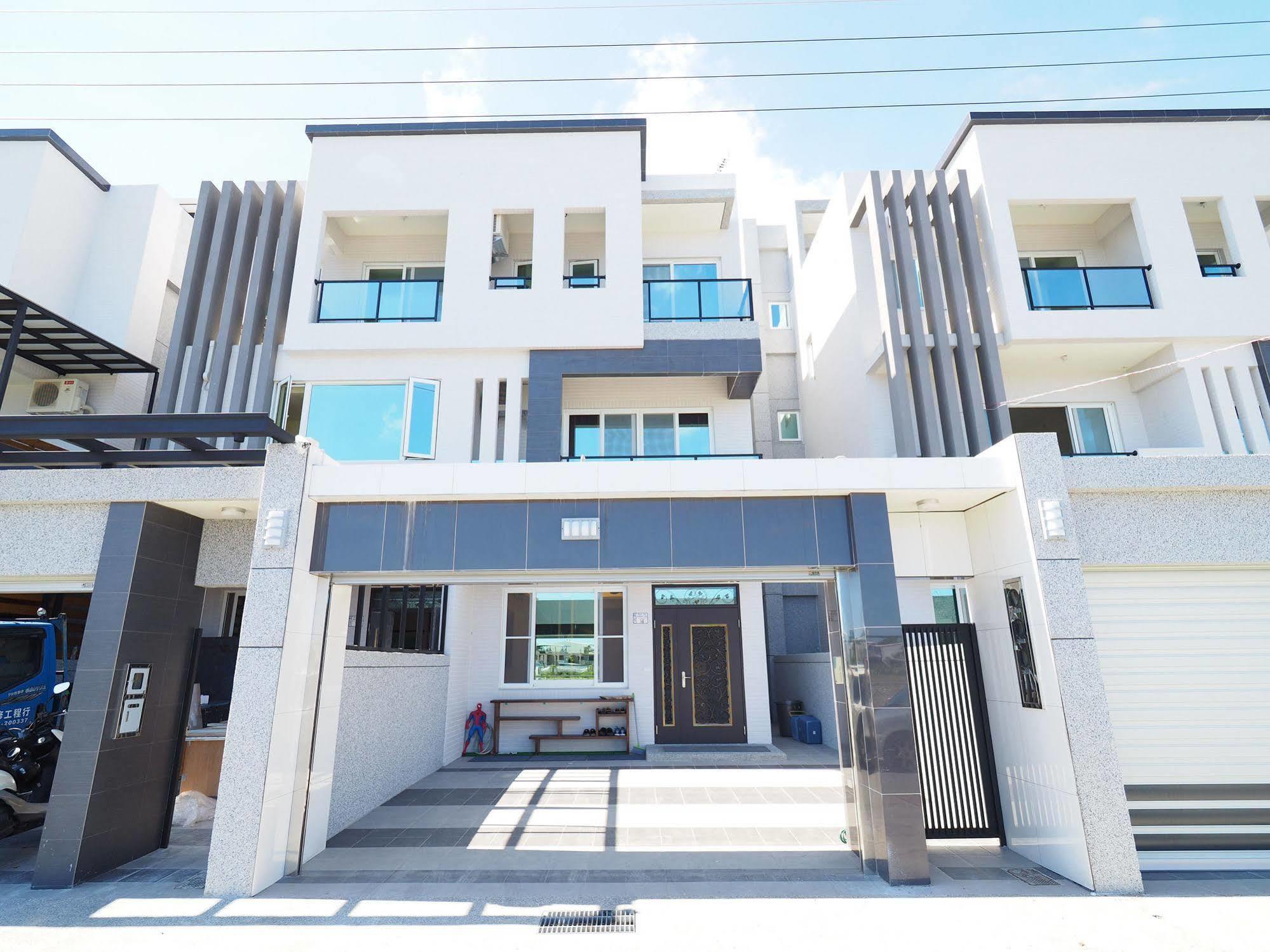 เลิฟ แอนด์ พีซ บีแอนด์บี Bed & Breakfast Taitung ภายนอก รูปภาพ