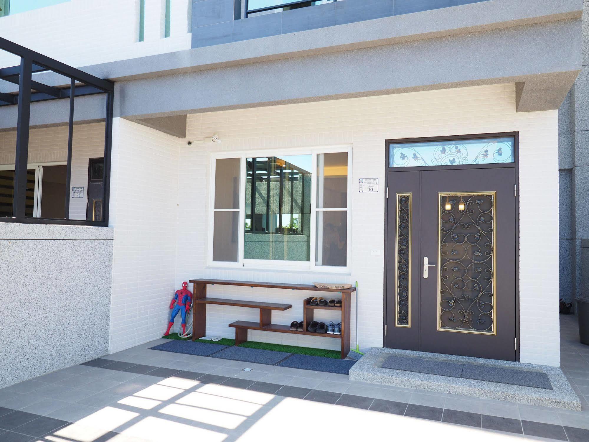 เลิฟ แอนด์ พีซ บีแอนด์บี Bed & Breakfast Taitung ภายนอก รูปภาพ