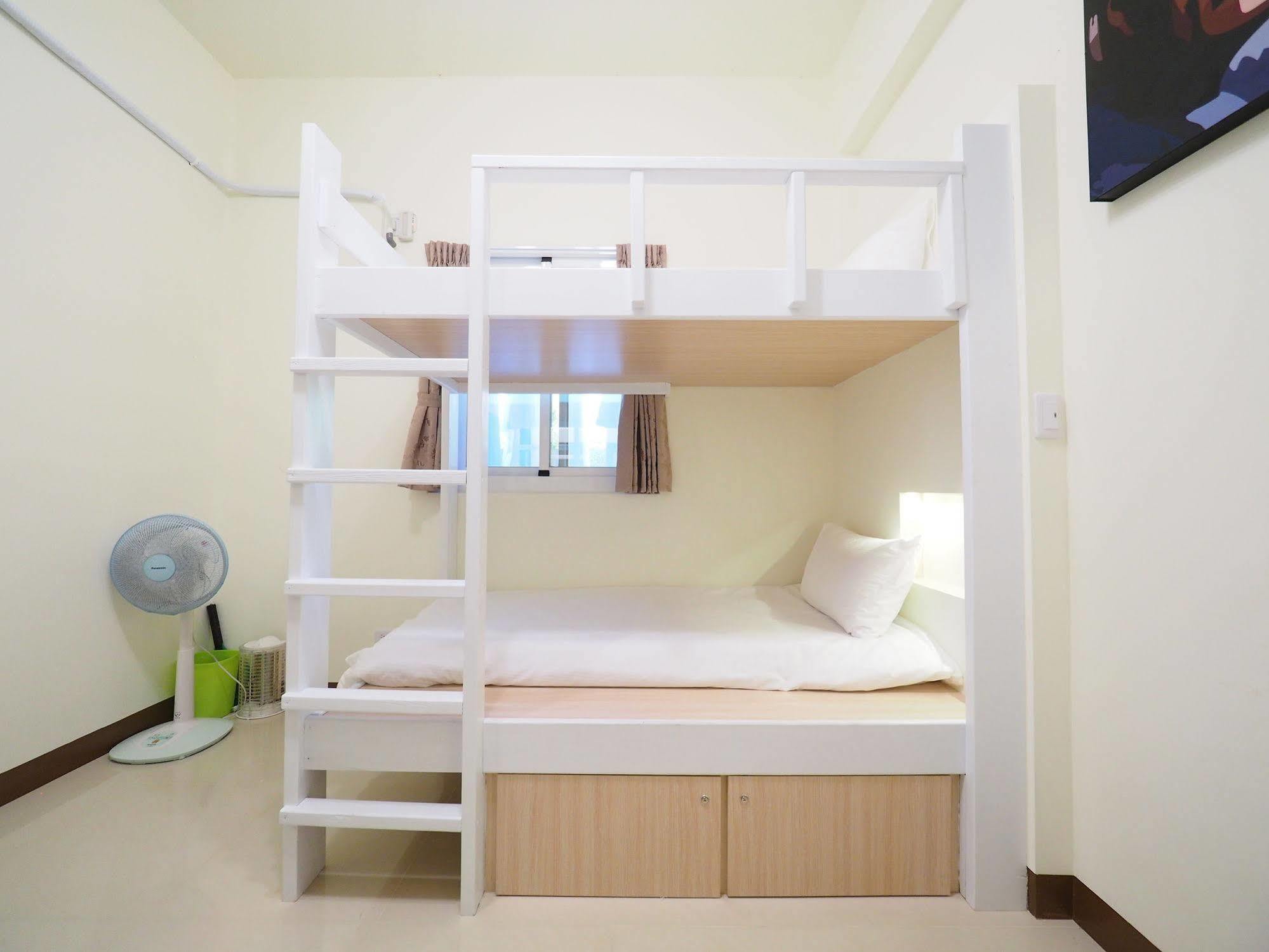 เลิฟ แอนด์ พีซ บีแอนด์บี Bed & Breakfast Taitung ภายนอก รูปภาพ