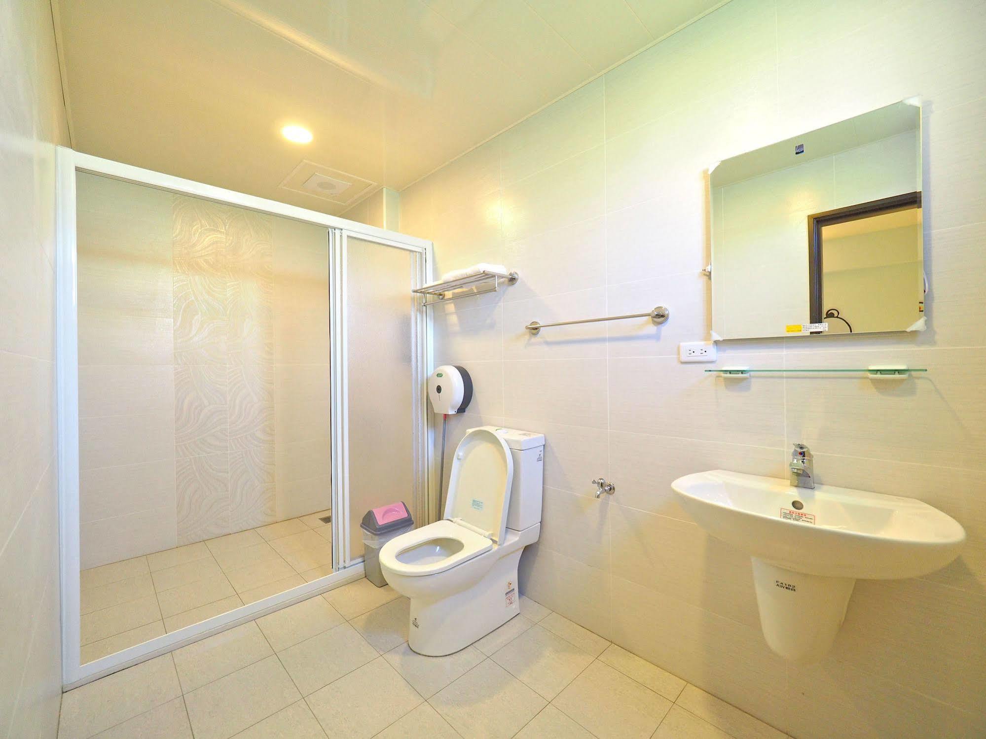 เลิฟ แอนด์ พีซ บีแอนด์บี Bed & Breakfast Taitung ภายนอก รูปภาพ